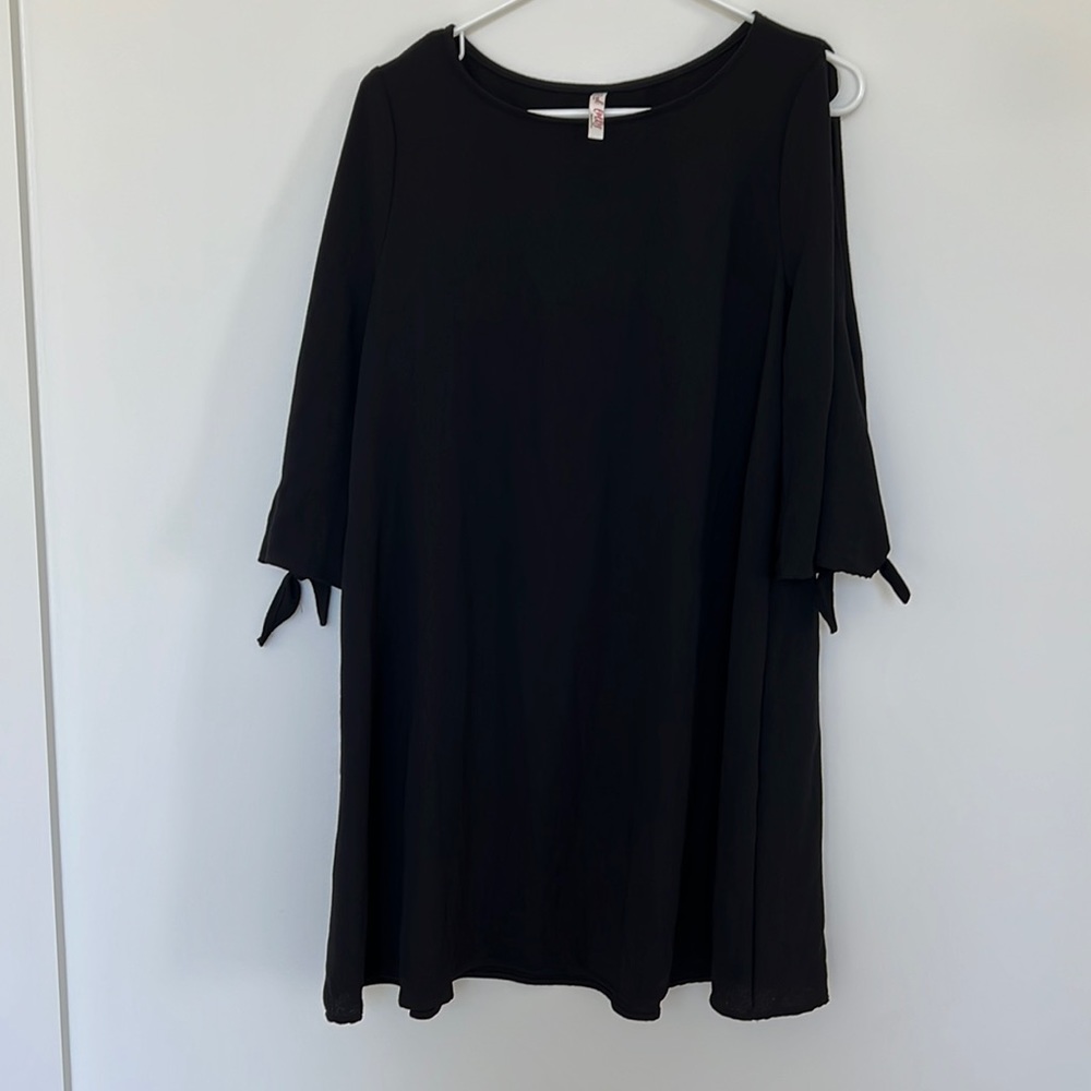 Red Lolly black dress size Large